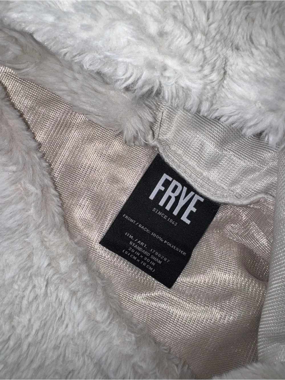Frye Faux Fur Standard Pillow Shams — Set of 2 🤍🌸